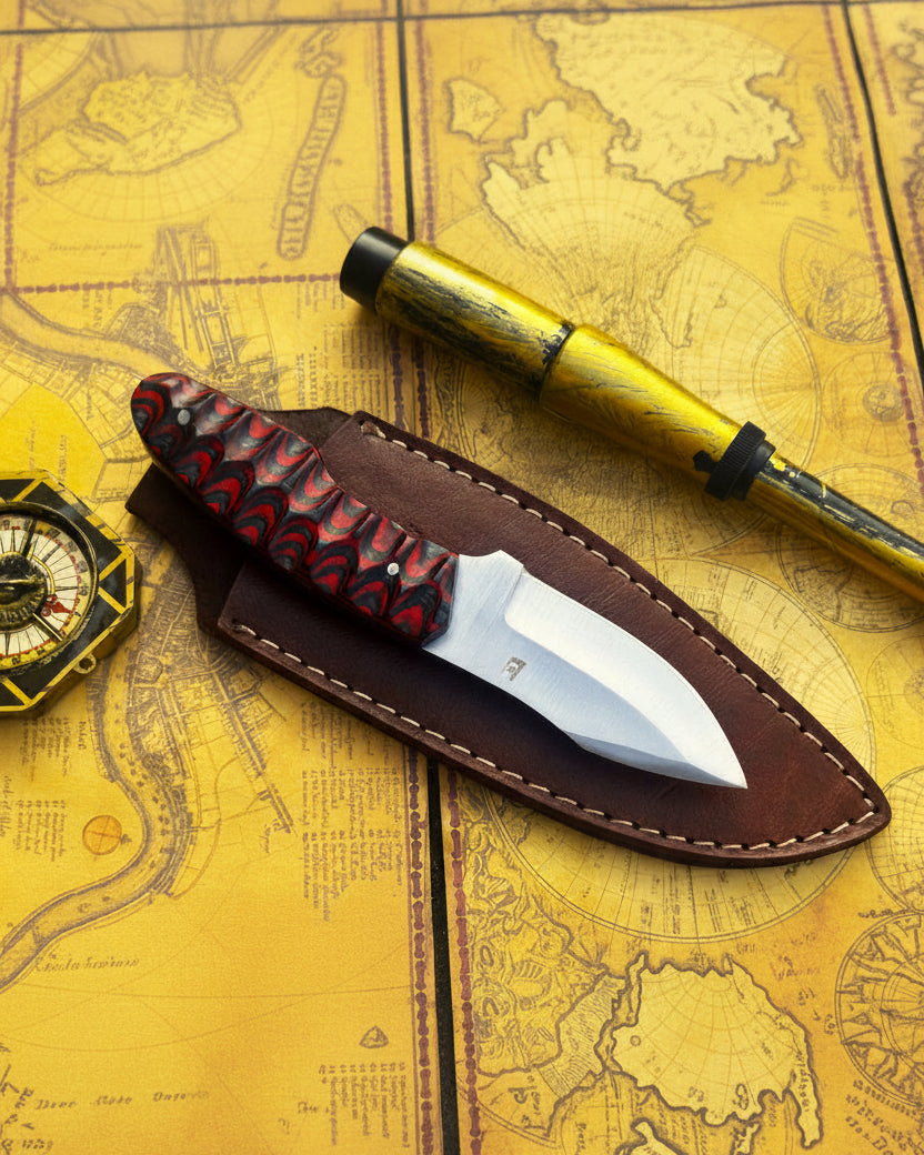 Strong and durable stainless steel knife for hunting and survival tasks