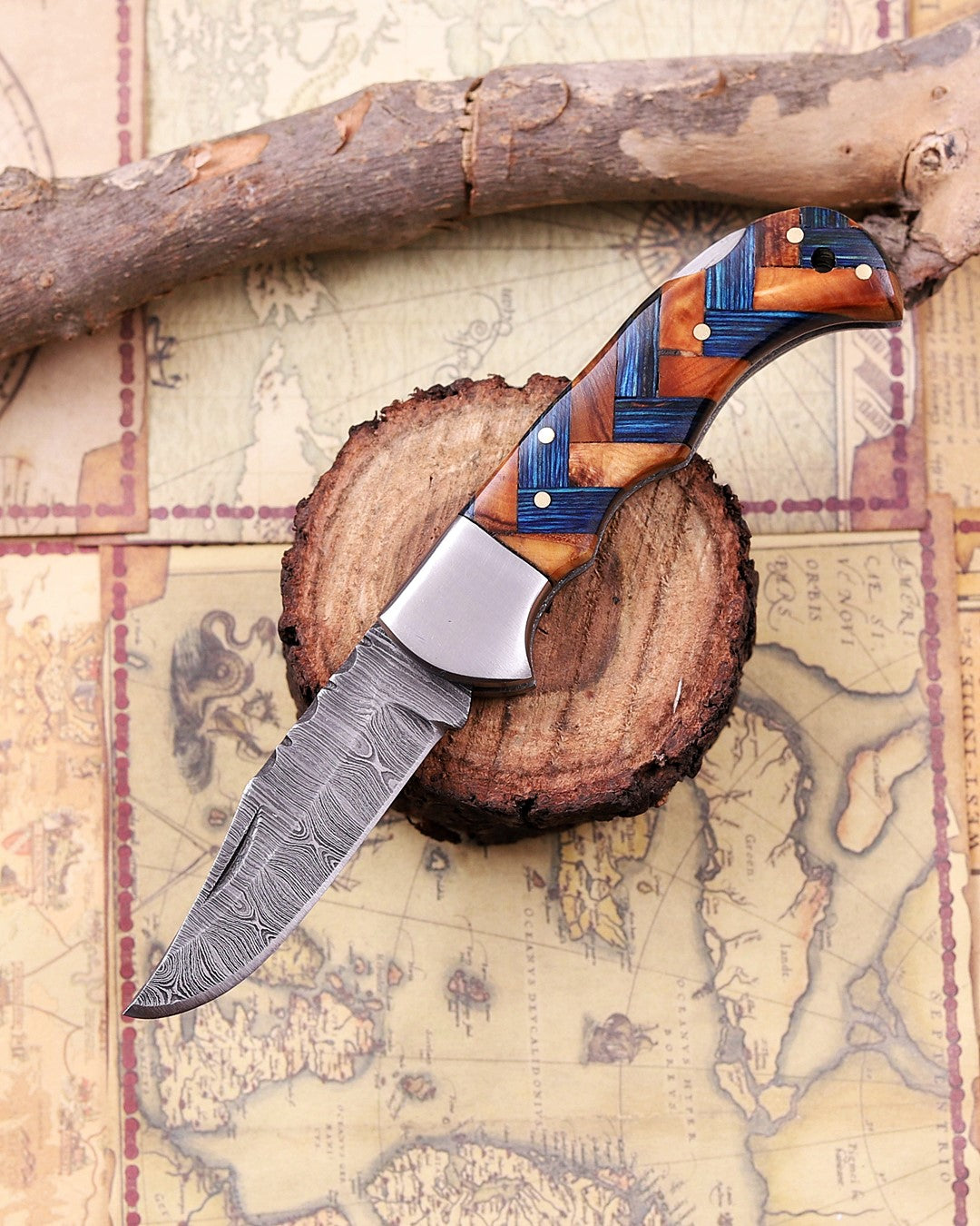 Handmade Damascus Steel EDC Folding Knife – Traditional Pocket Knife with Premium Handle