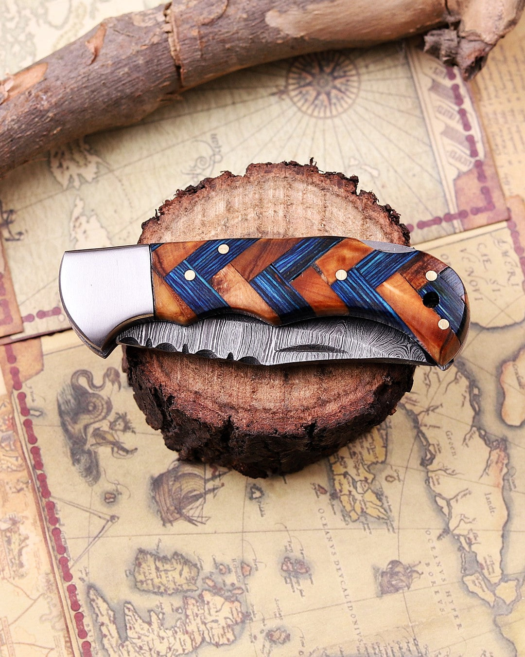 Handmade Damascus Steel EDC Folding Knife – Traditional Pocket Knife with Premium Handle